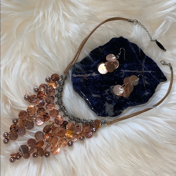 SALE!! Necklace and earring set. 3 - Picture 1 of 7